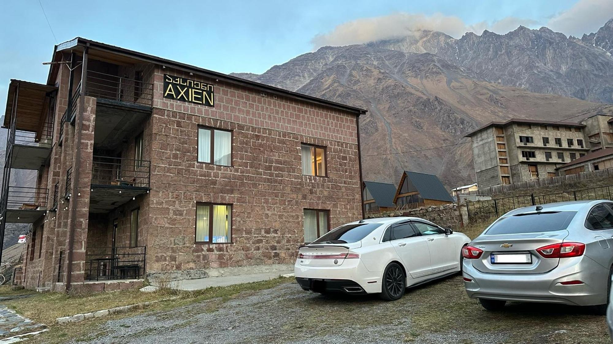 Hotel Axien Kazbegi Extérieur photo