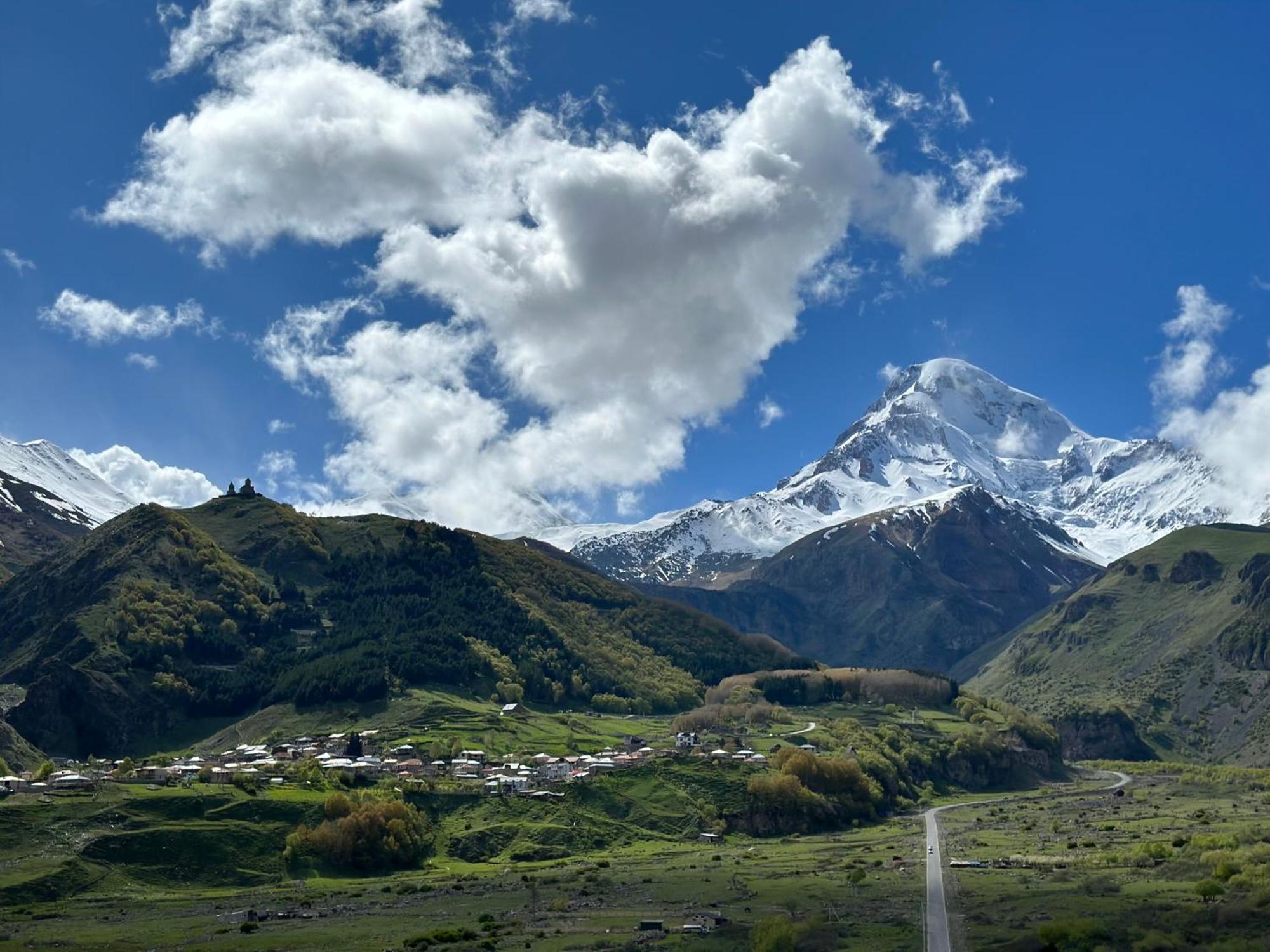 Hotel Axien Kazbegi Extérieur photo