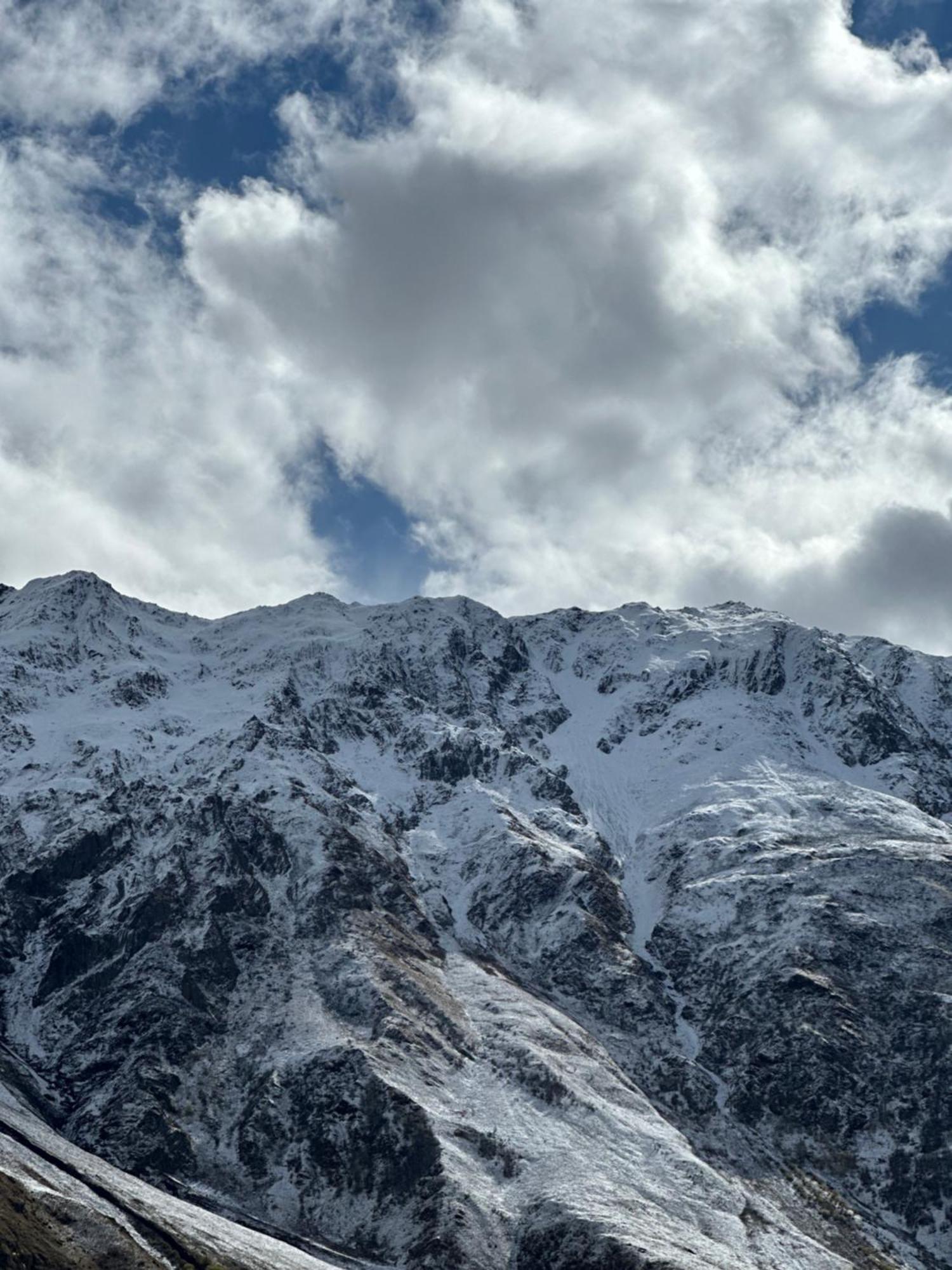 Hotel Axien Kazbegi Extérieur photo